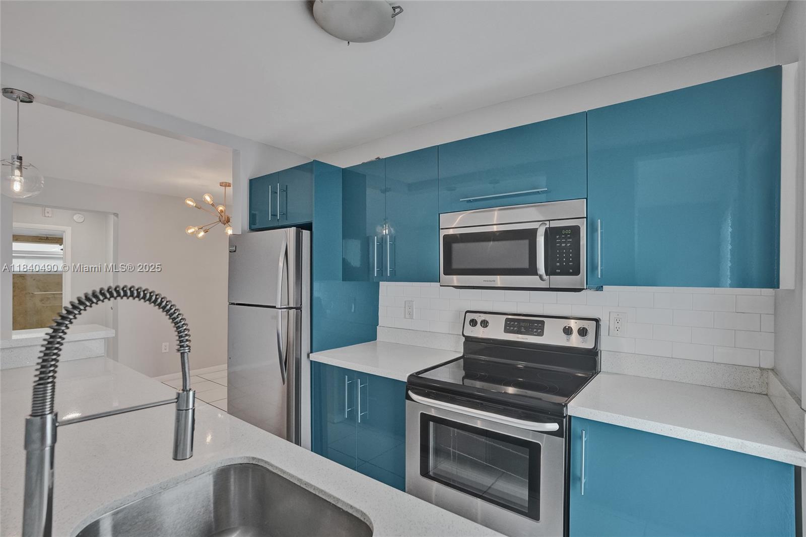 FLAMINGO PARKVIEW CONDO - Residential