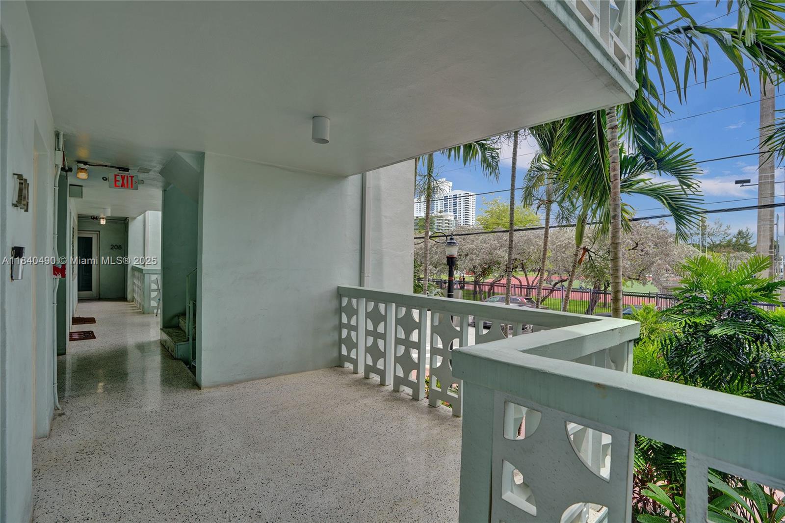 FLAMINGO PARKVIEW CONDO - Residential