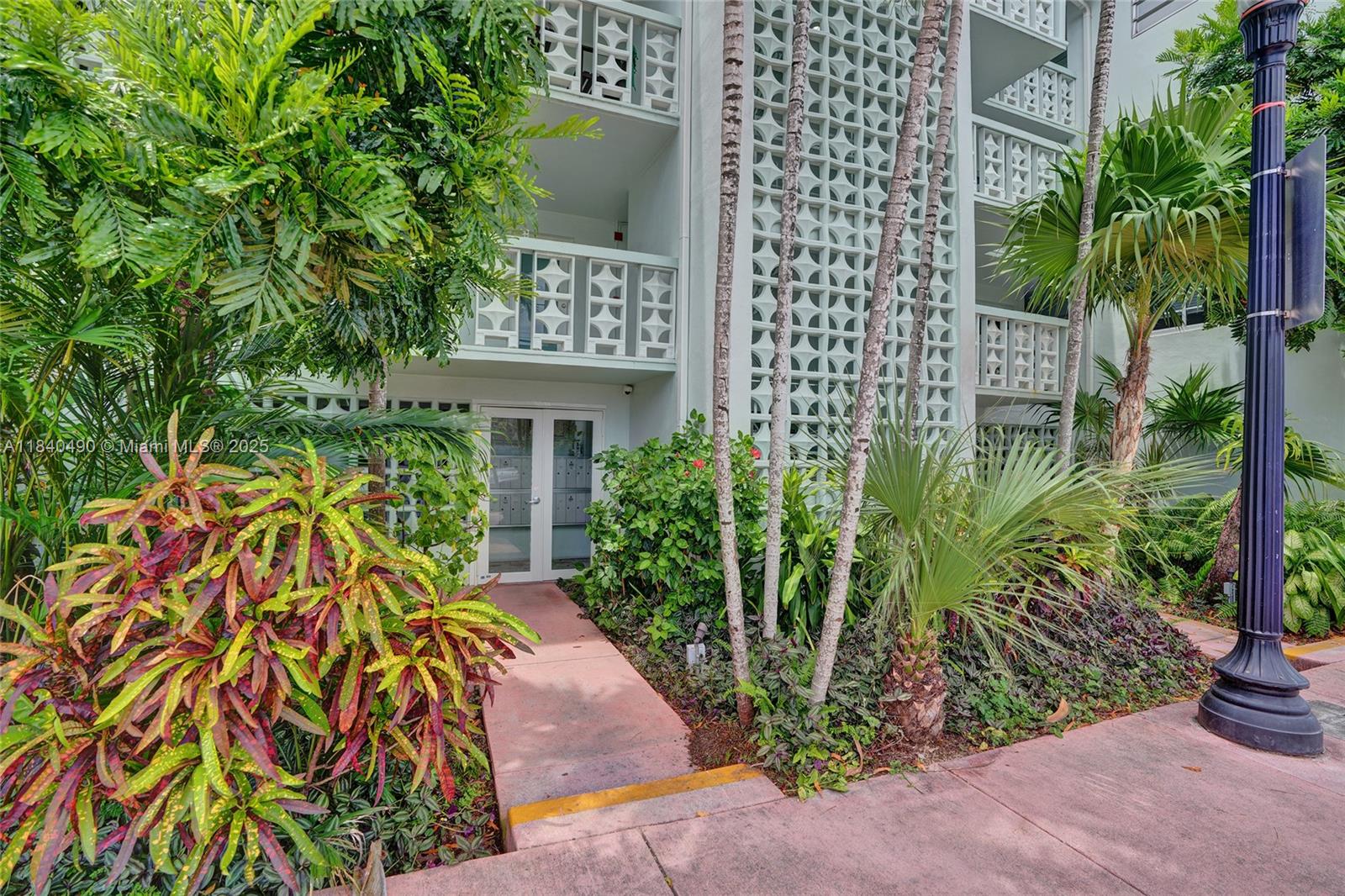 FLAMINGO PARKVIEW CONDO - Residential