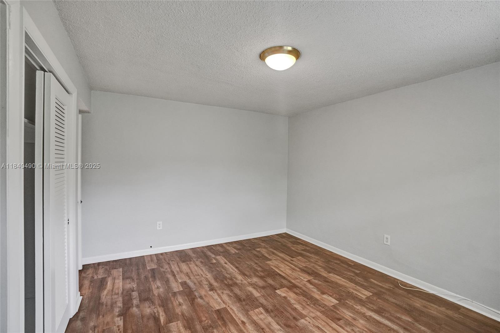 FLAMINGO PARKVIEW CONDO - Residential