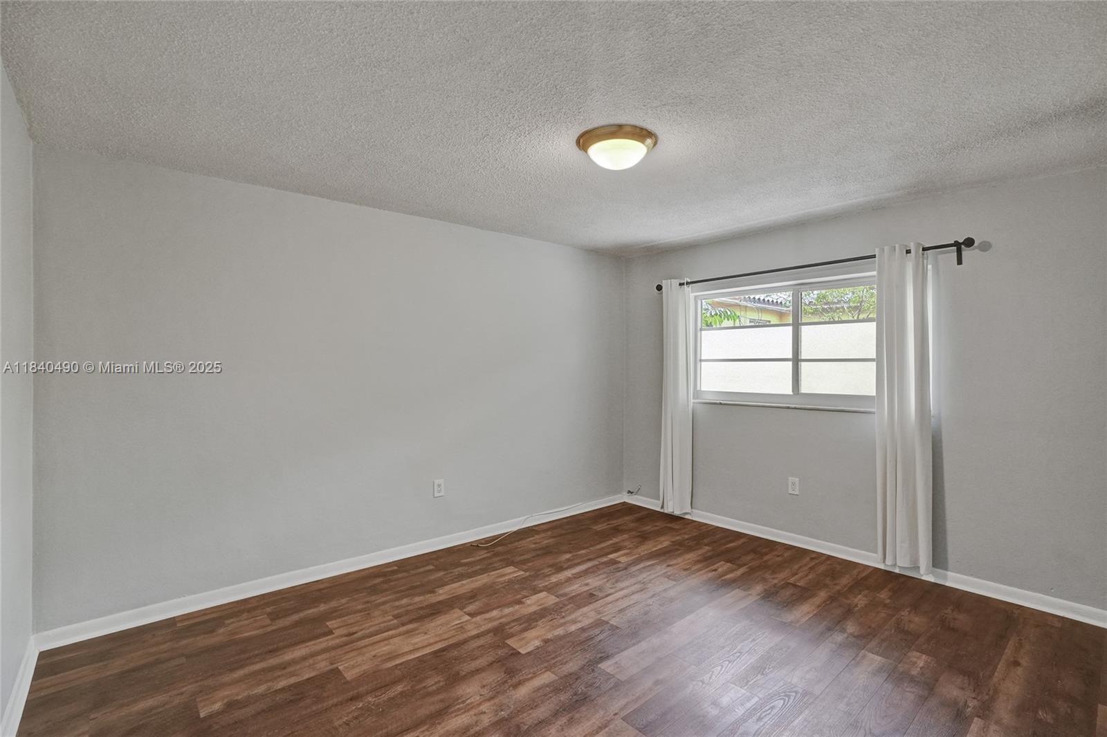 FLAMINGO PARKVIEW CONDO - Residential