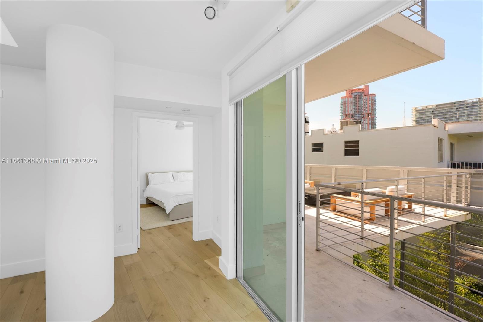 ILONA CONDO - Residential