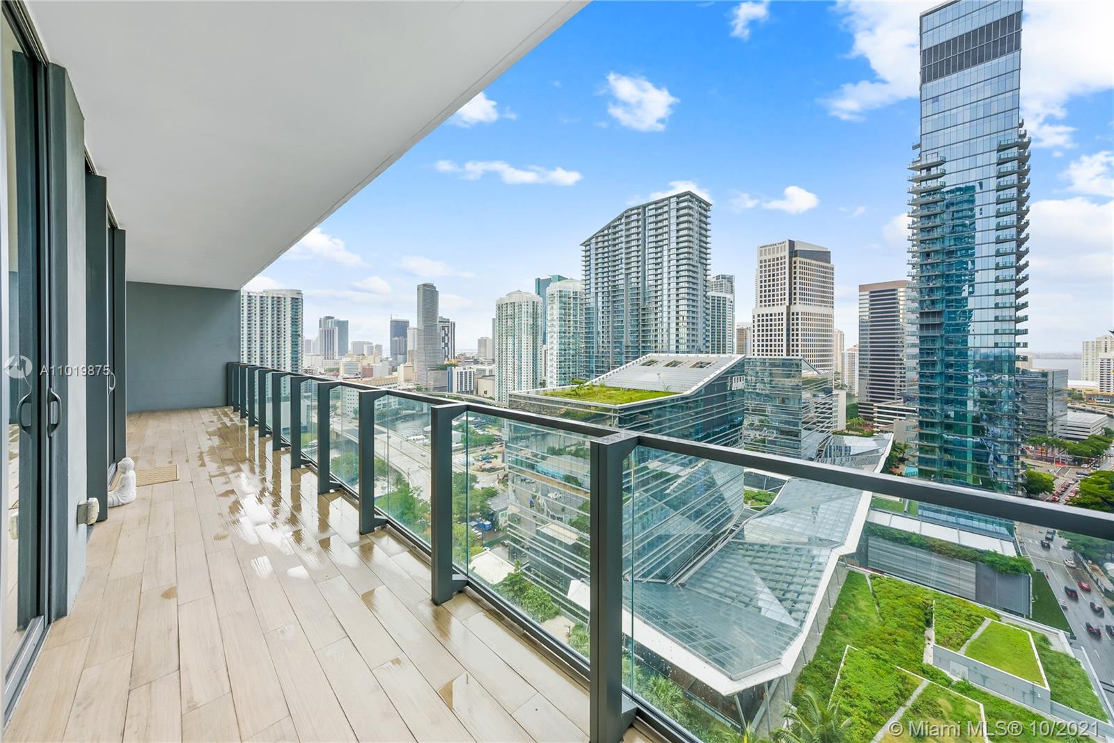 RISE CONDO - Residential