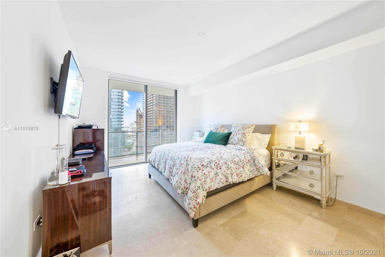 RISE CONDO - Residential