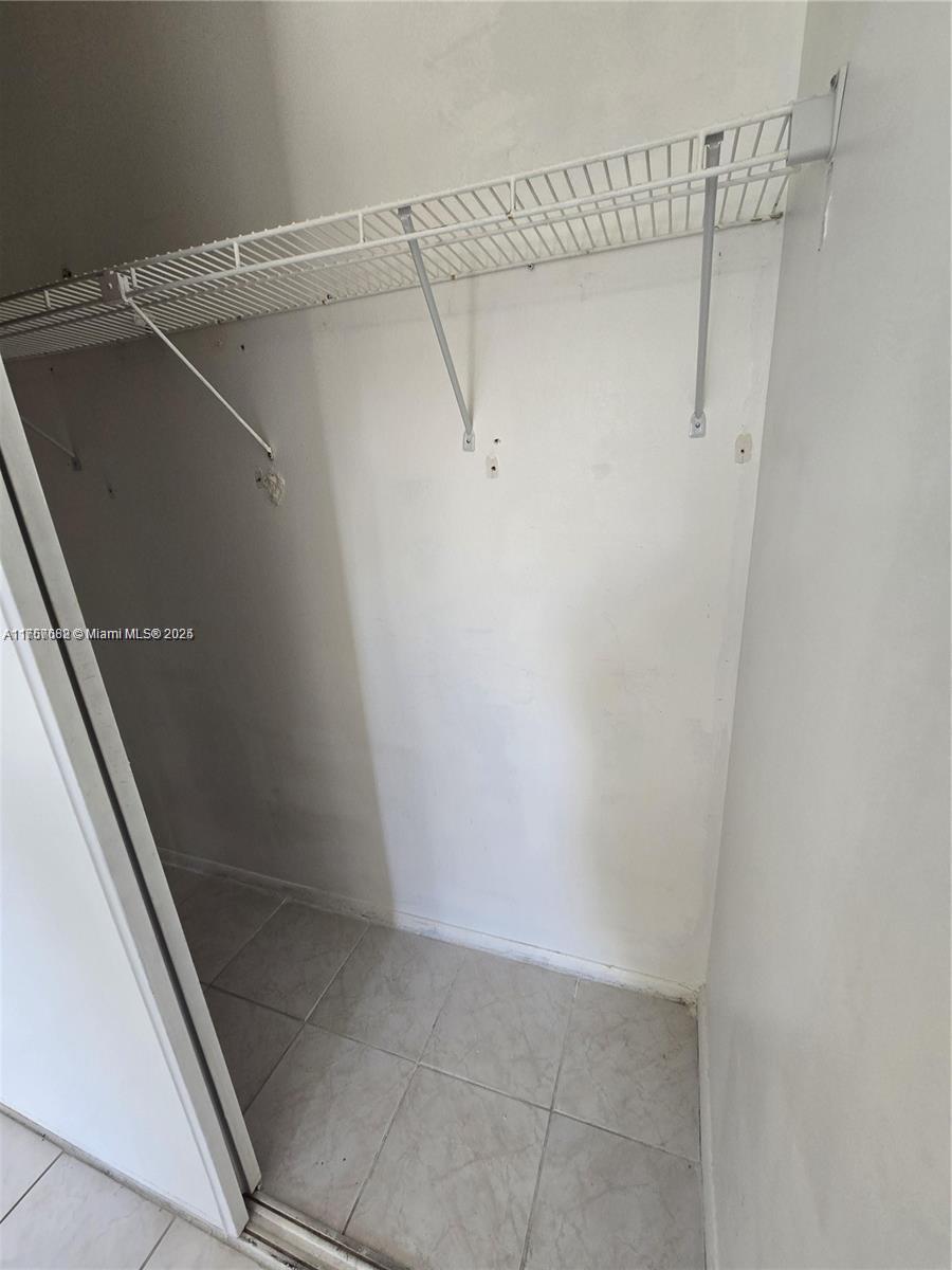 NEWPORT CONDO - Residential