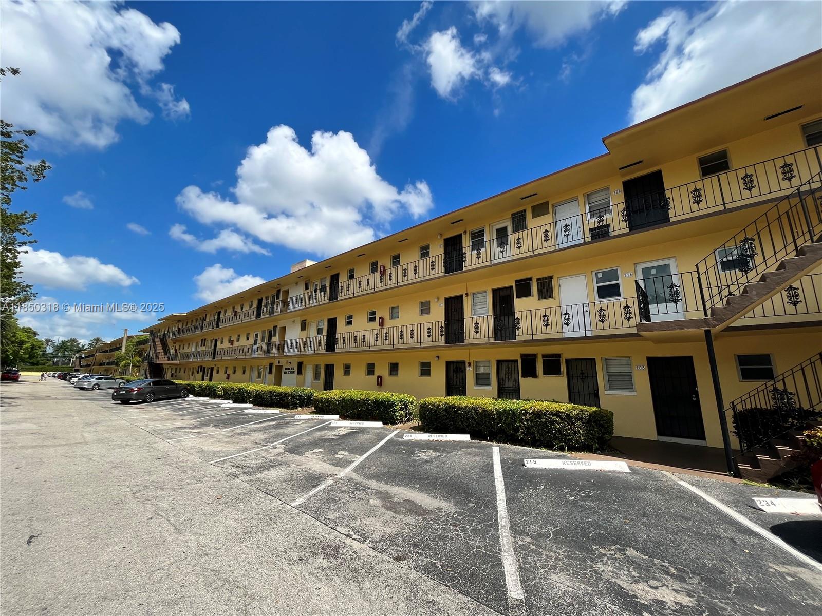 Fully furnished rental in heart of Aventura close to the mall! Community pool overlooking beautiful lake. Tile throughout with updated bathrooms and kitchen. All ages community. Unit is clean and ready to just move right in.