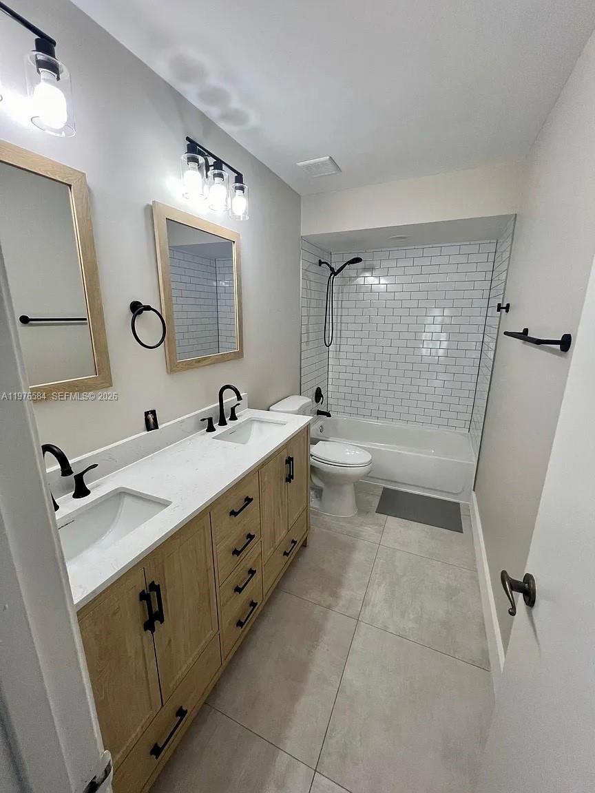 HAMPTON LAKES - Residential Lease