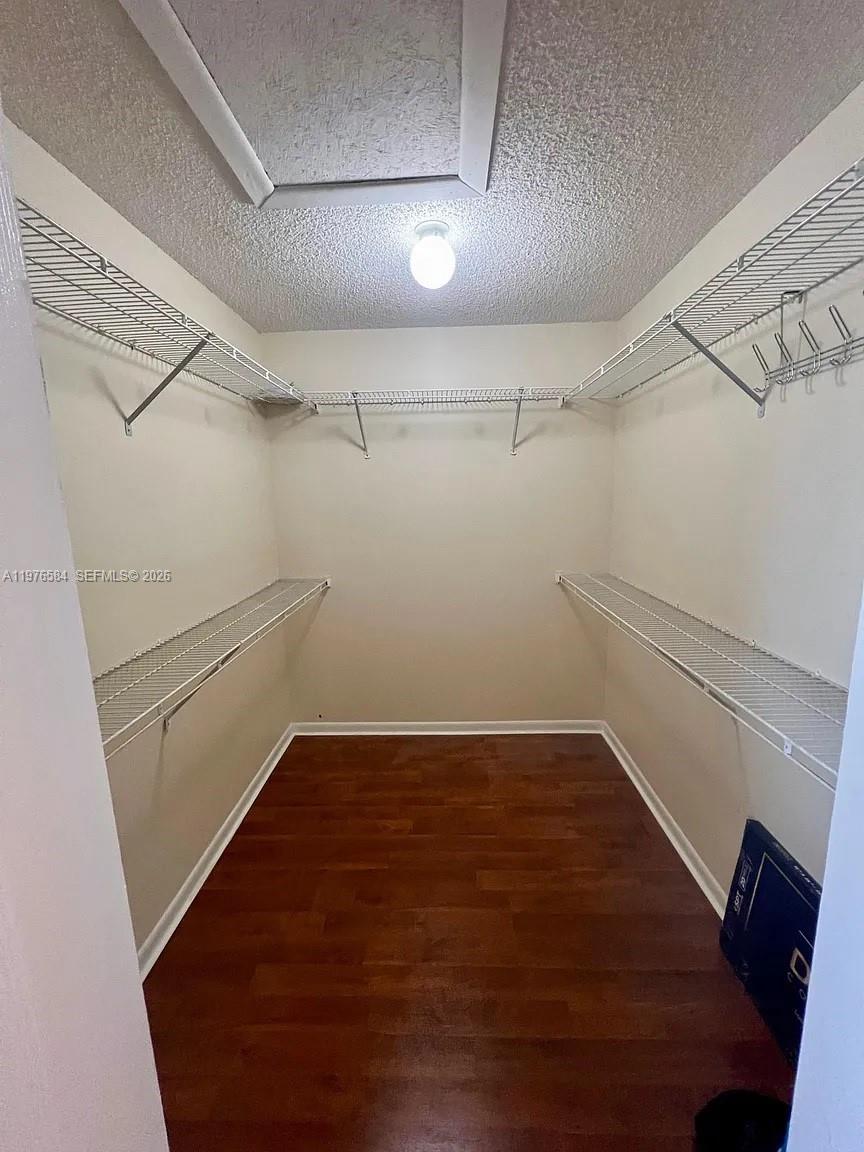 HAMPTON LAKES - Residential Lease