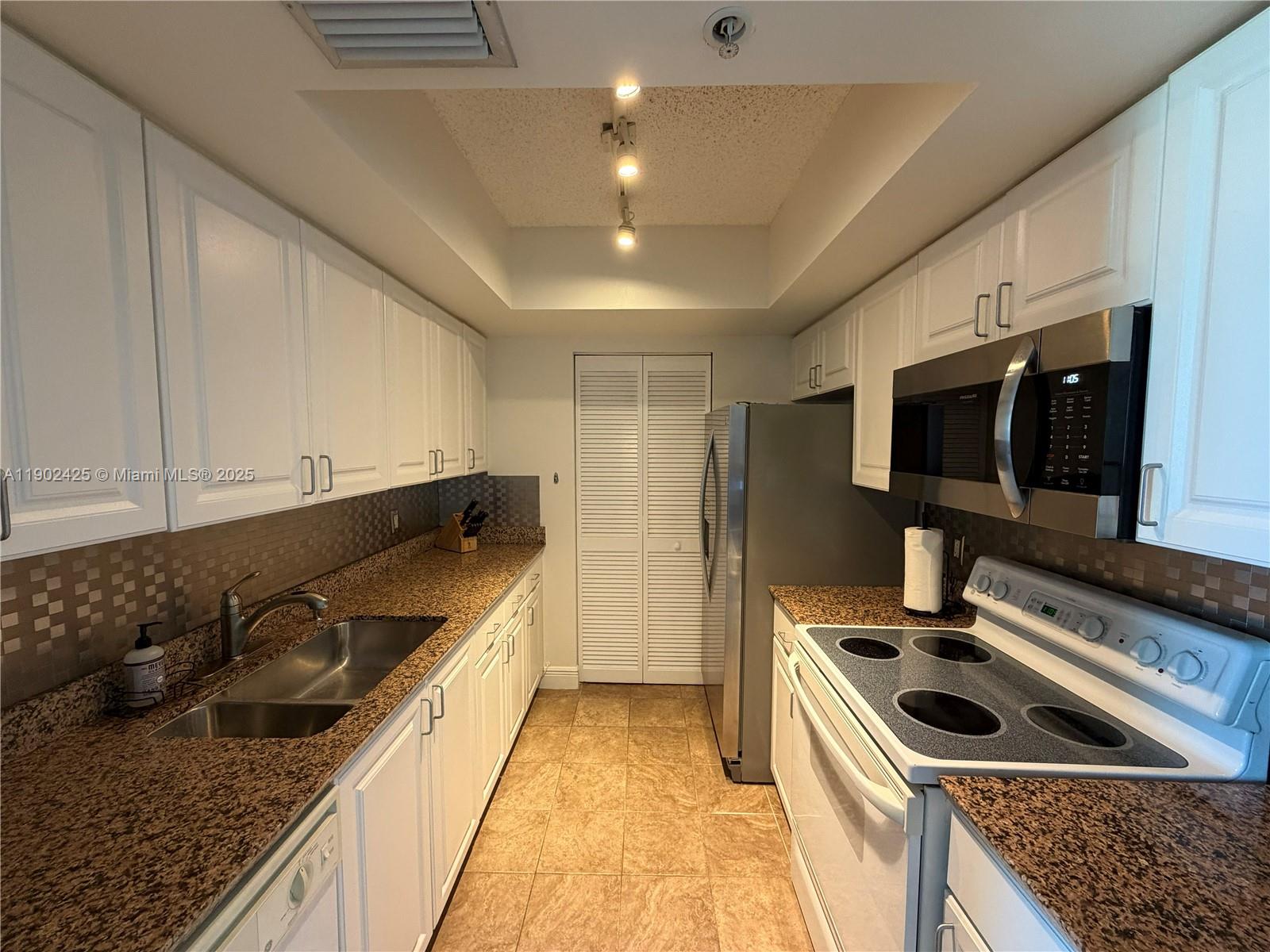 90 Alton Rd 605