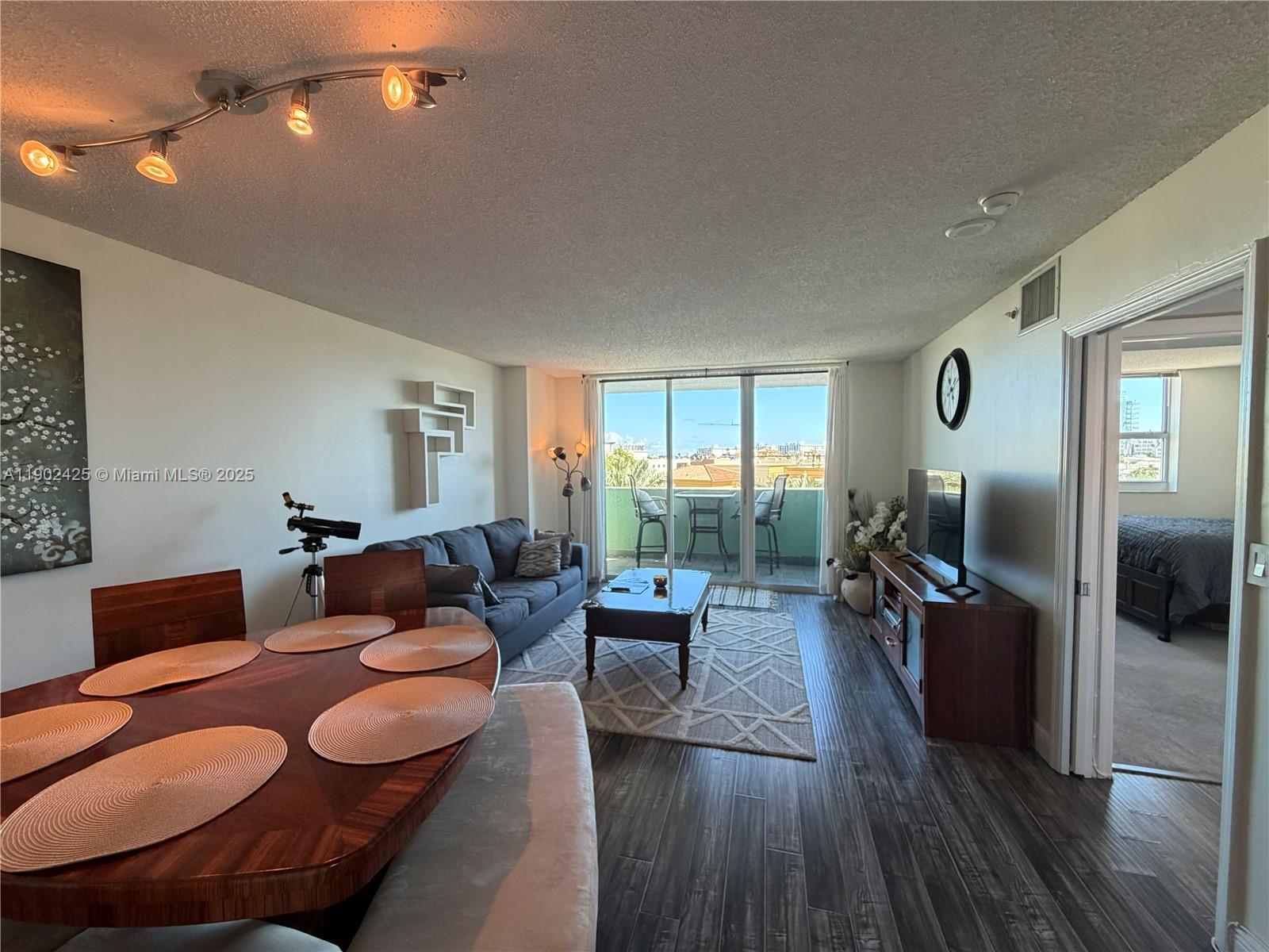 90 Alton Rd 605