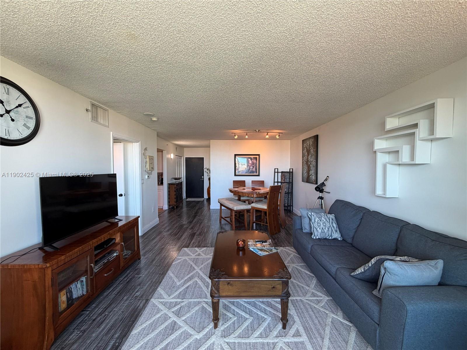 90 Alton Rd 605