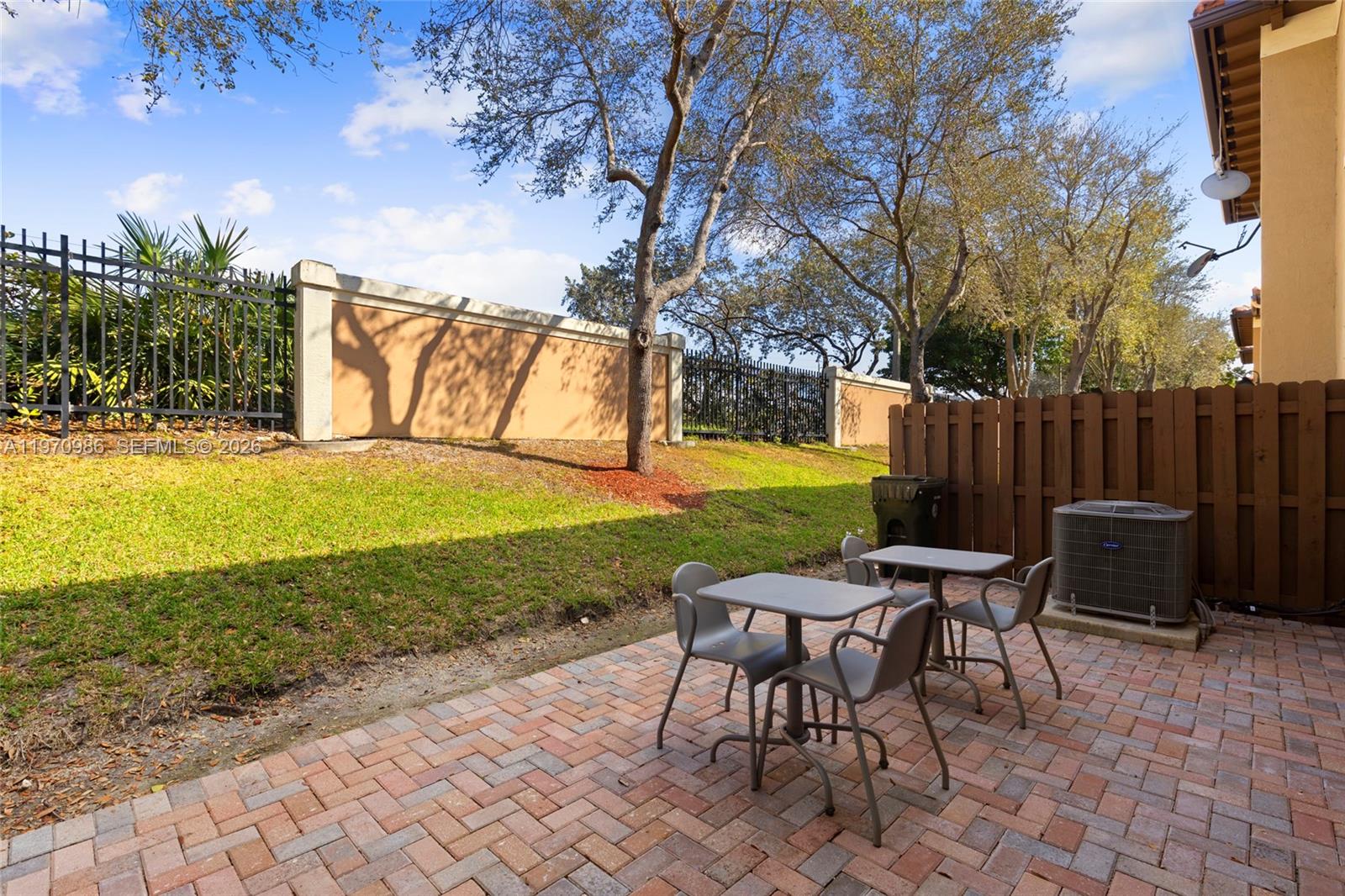 HILLSBORO ASSOCIATES PLAT - Residential