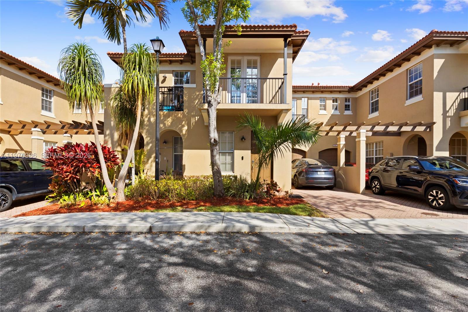 6959 Julia Gardens Dr