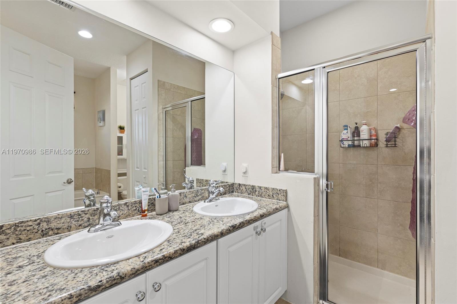 HILLSBORO ASSOCIATES PLAT - Residential