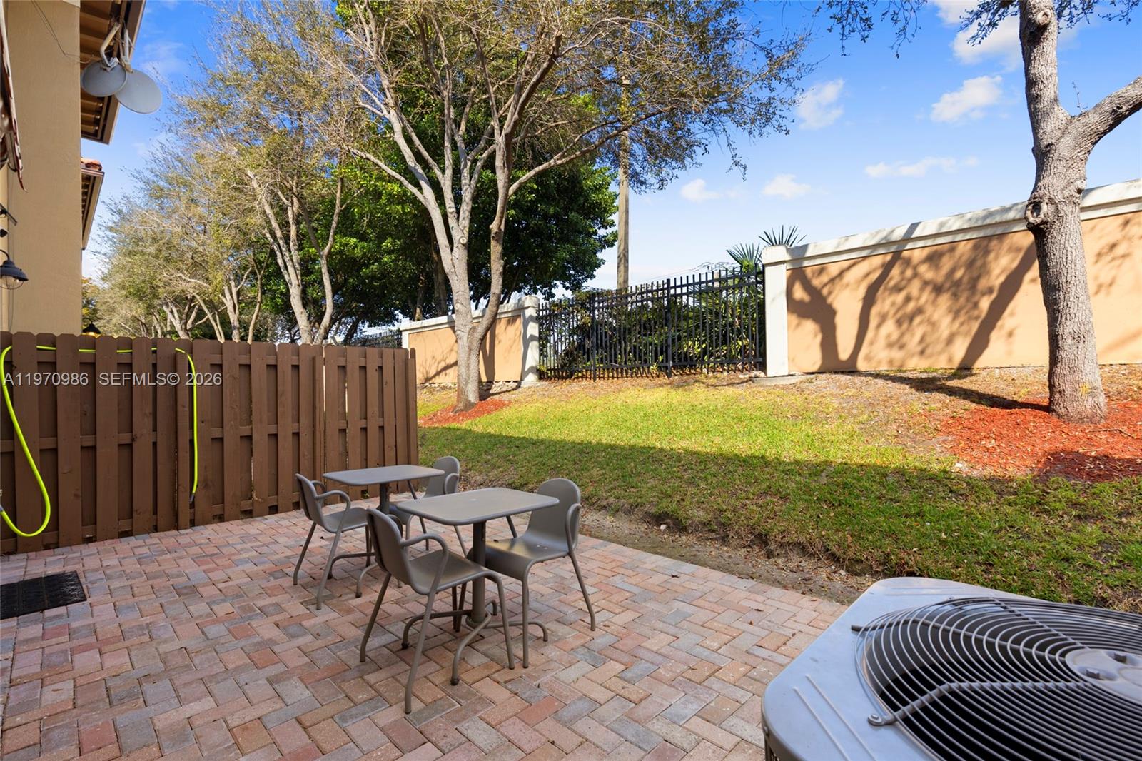 HILLSBORO ASSOCIATES PLAT - Residential