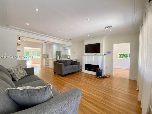 9472 Byron Ave