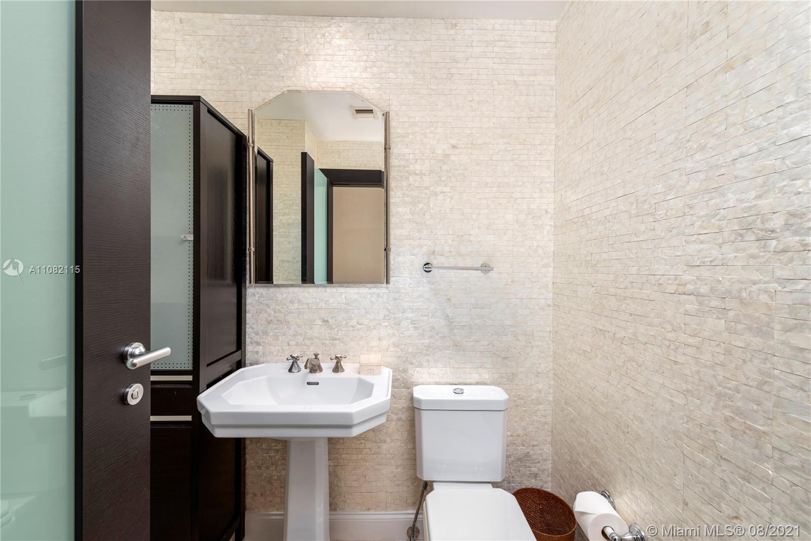 CONTINUUM ON SOUTH BEACH - Residential