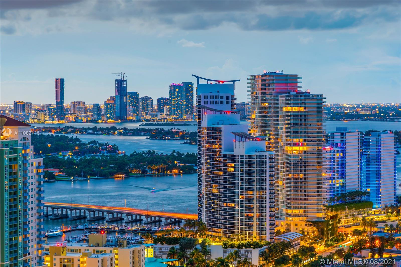 CONTINUUM ON SOUTH BEACH - Residential