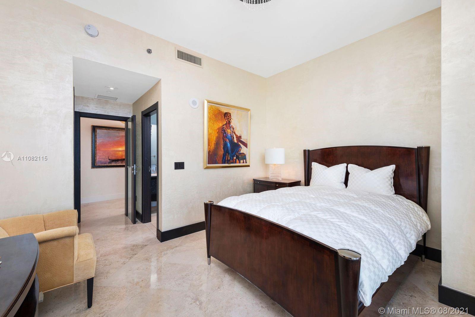 CONTINUUM ON SOUTH BEACH - Residential