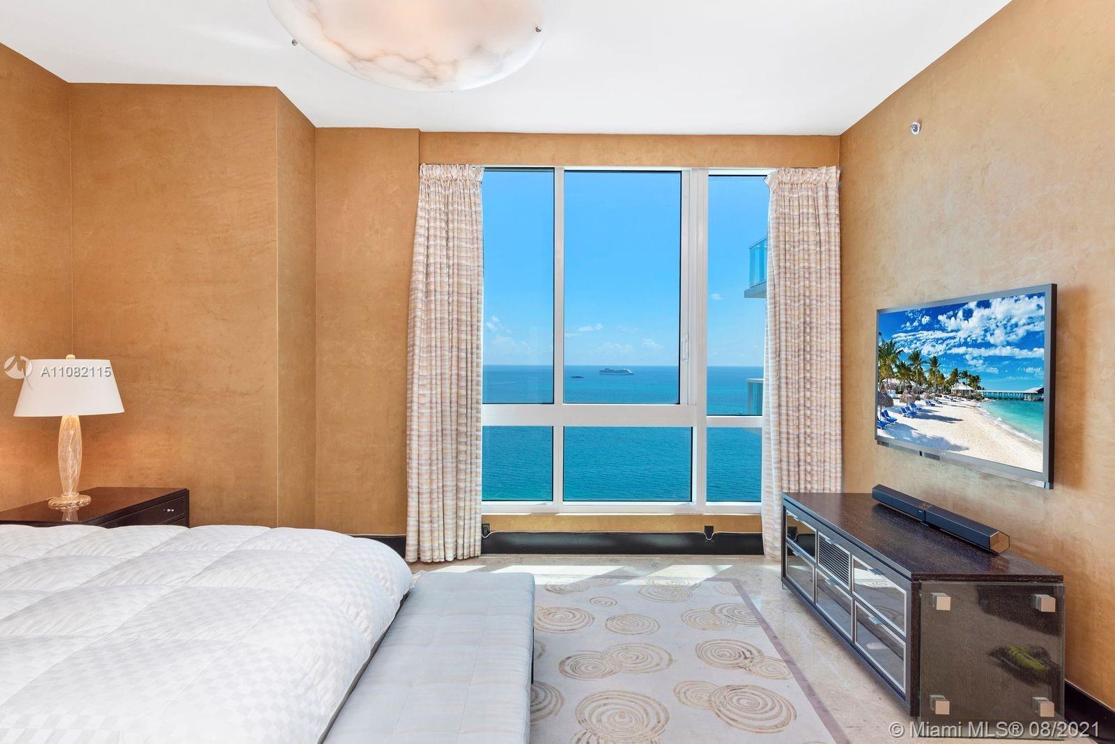 CONTINUUM ON SOUTH BEACH - Residential