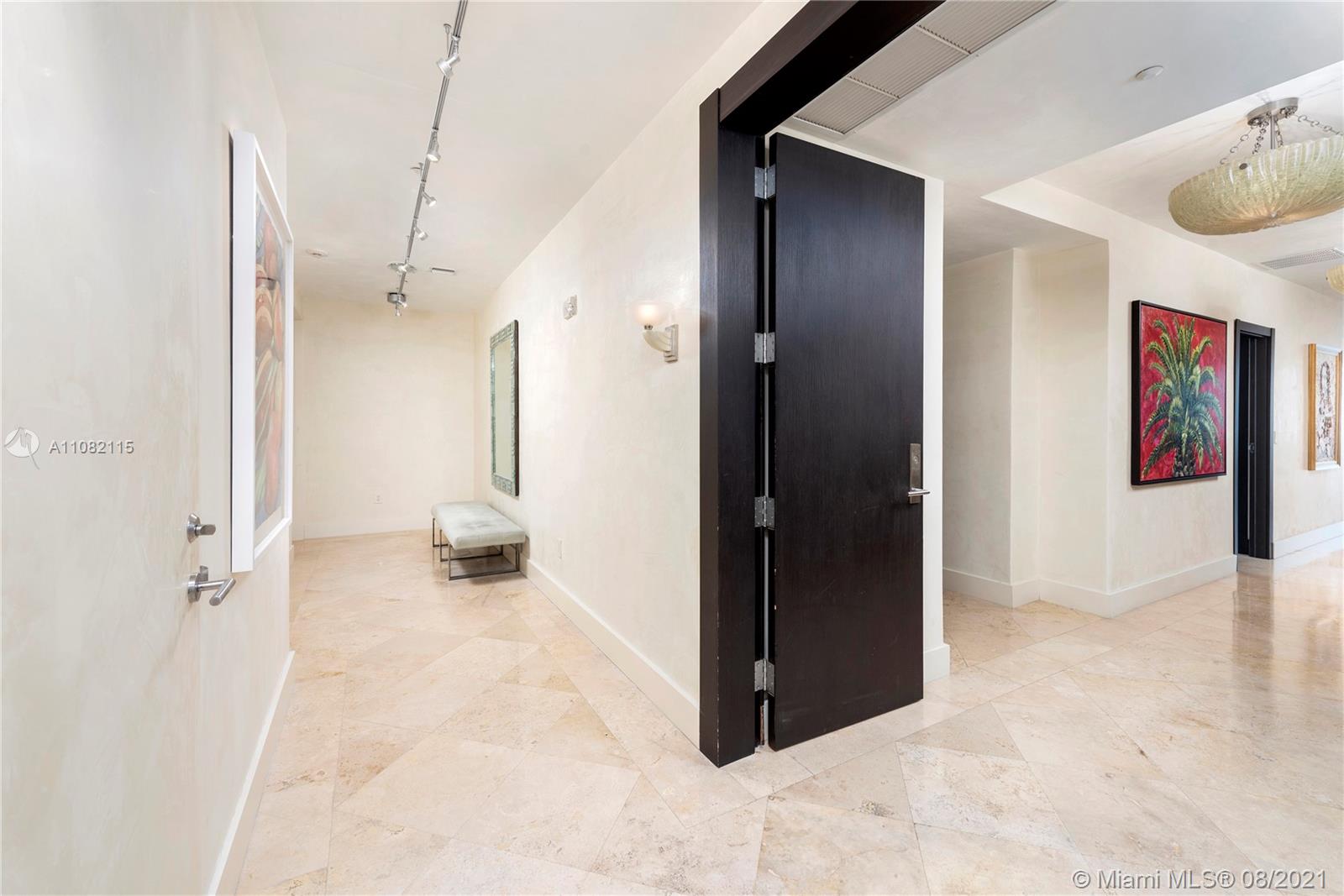 CONTINUUM ON SOUTH BEACH - Residential