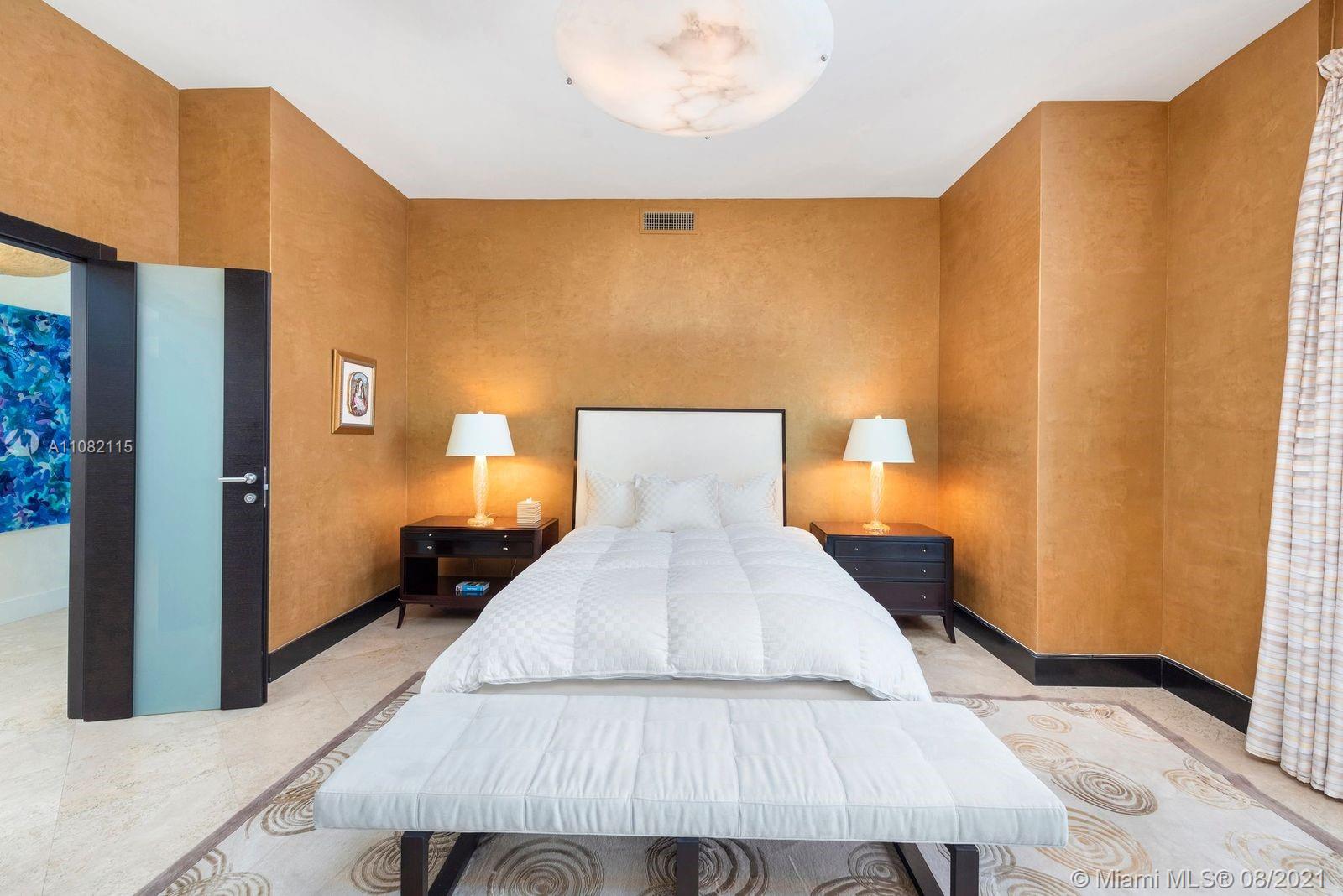 CONTINUUM ON SOUTH BEACH - Residential