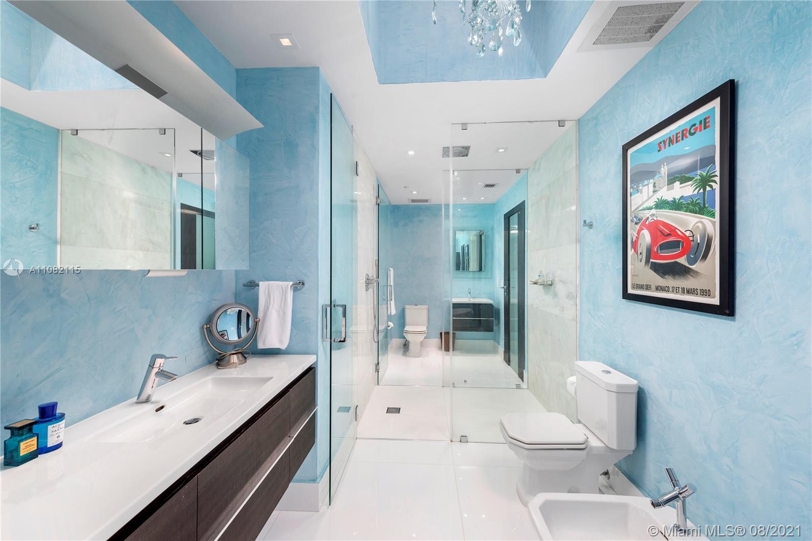 CONTINUUM ON SOUTH BEACH - Residential