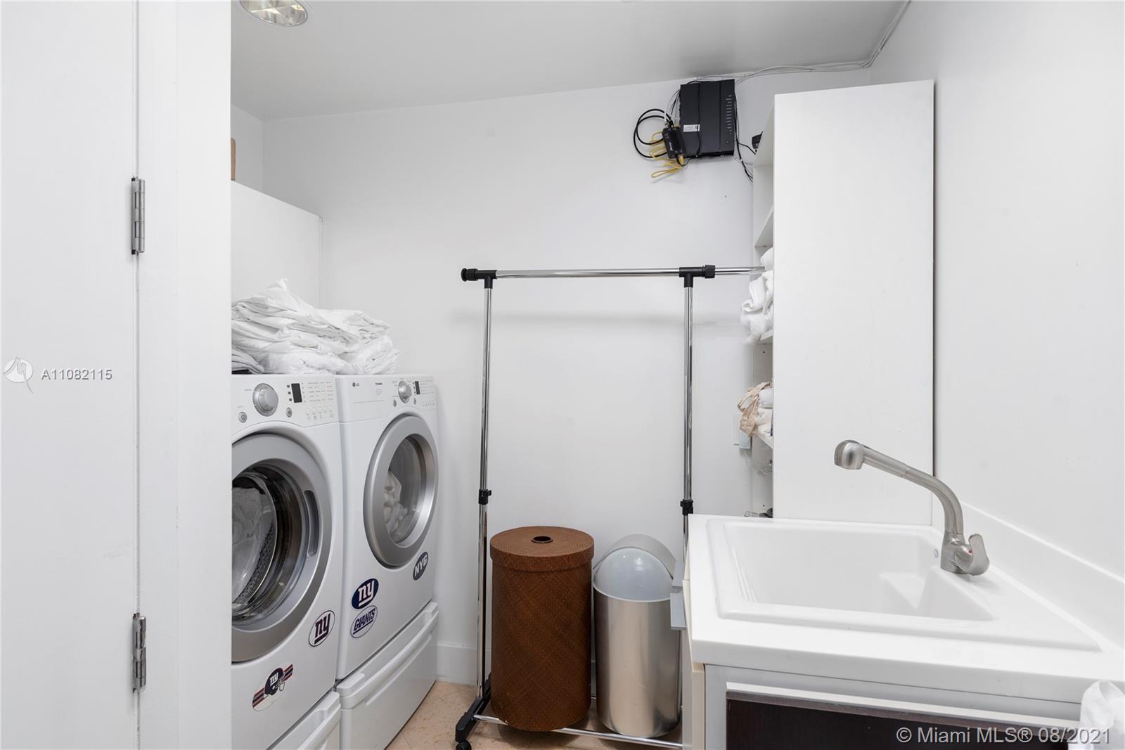 CONTINUUM ON SOUTH BEACH - Residential