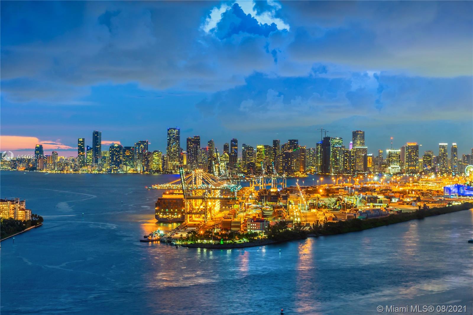 CONTINUUM ON SOUTH BEACH - Residential