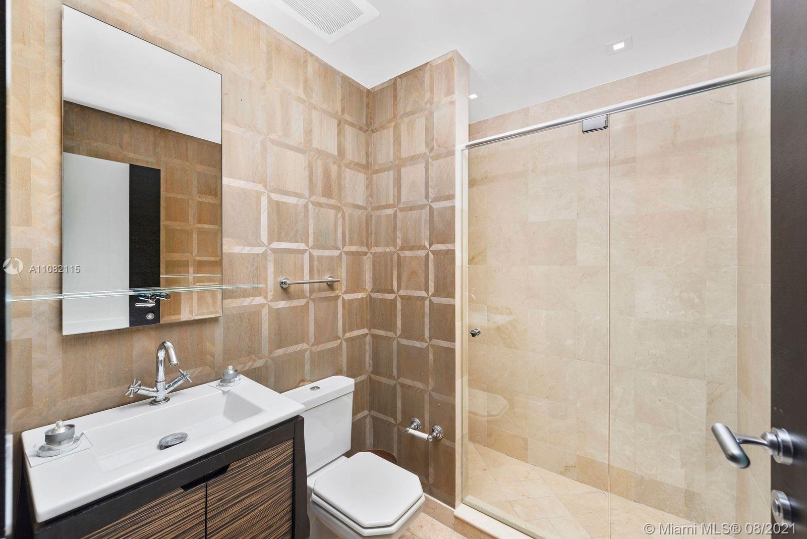 CONTINUUM ON SOUTH BEACH - Residential