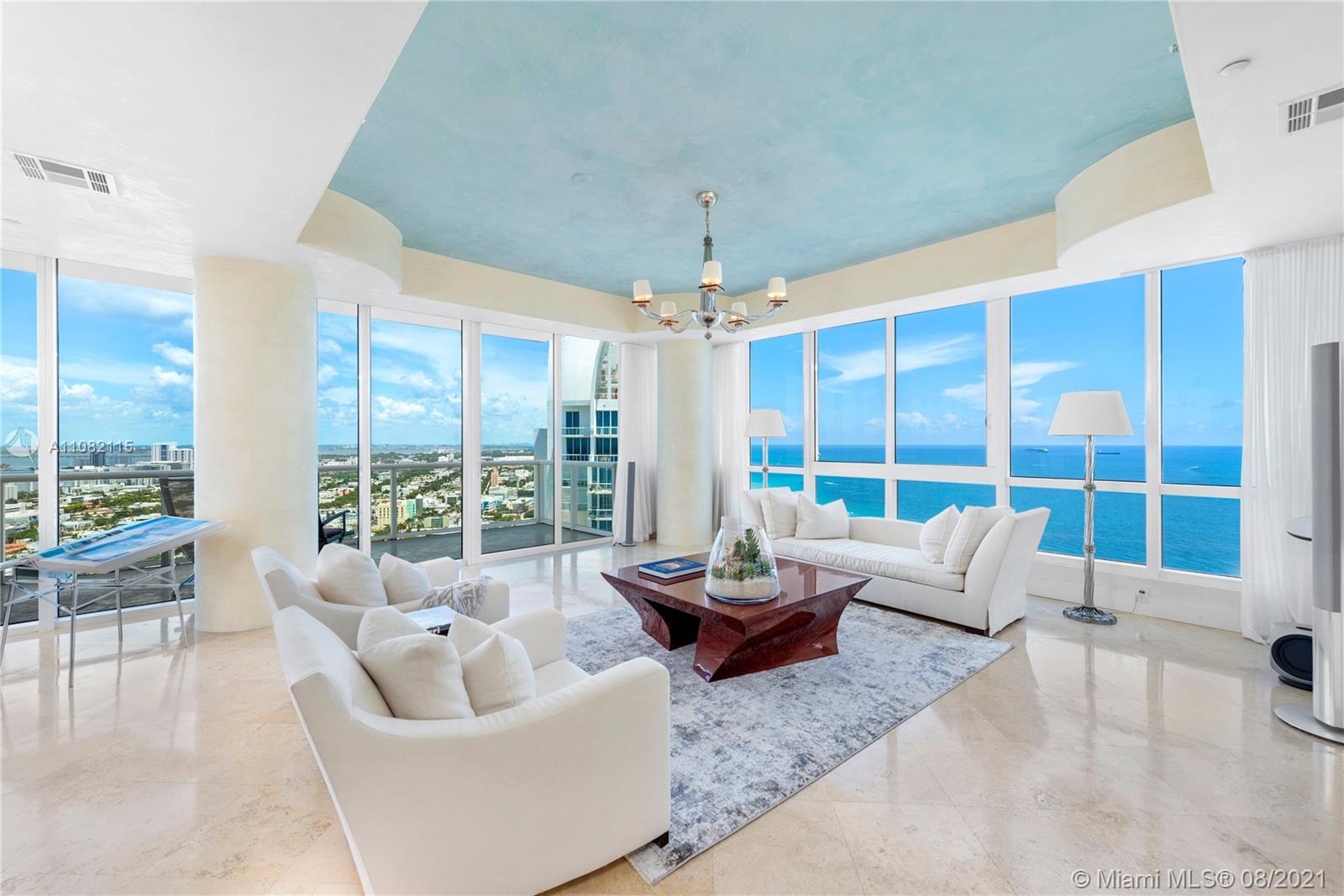 CONTINUUM ON SOUTH BEACH - Residential