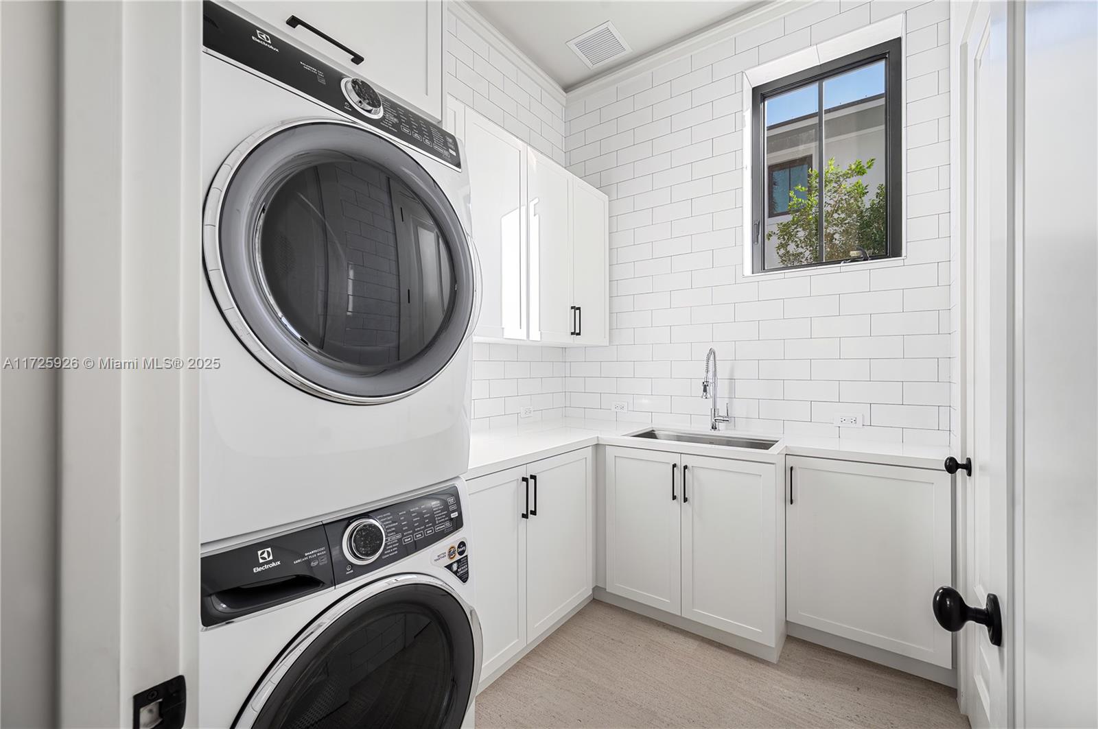 J W EWANS SUB - Residential