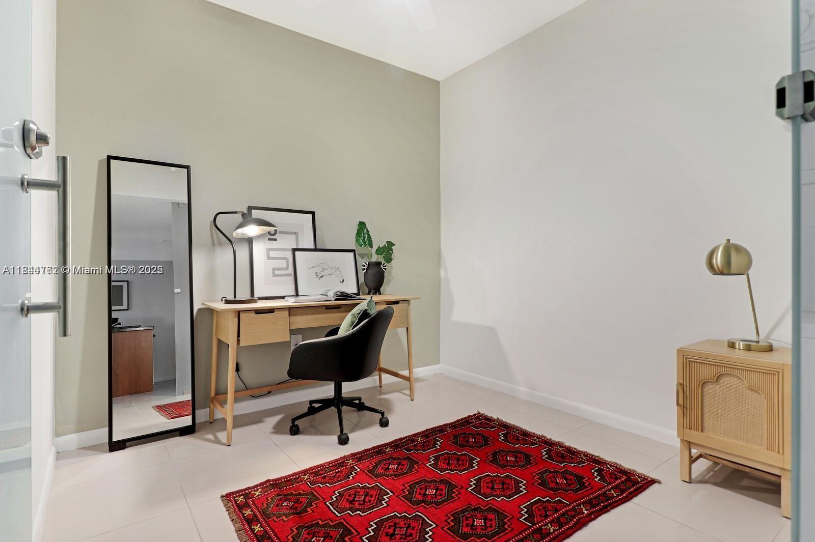 The best 1 bedroom floorplan in Downtown. Rent this fully furnished and fully equipped condo with an oversized master bedroom/bathroom, large den usable as an office or guestroom, and full second bathroom. Viscayne is an excellent building with high end gym (heavy free weights and ample cardio equipment), sauna/plunge, clubroom, media room, 4 pools (currently undergoing renovations in phases) and office space perfect for remote work. Ideally situated right in front of Bayfront park you are close to everything Miami has to offer. (6 month lease or less could be considered at 4500/month). Potential move in incentives available via listing agent. Reach out today.