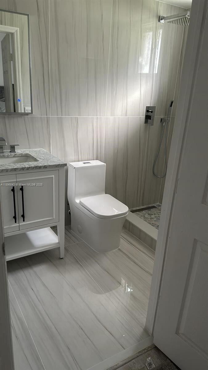 TROPICAL LANDINGS CONDO - Residential
