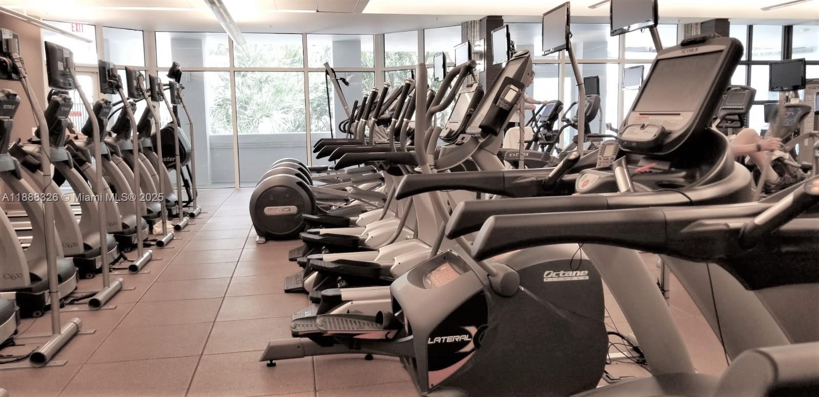 SOUTH TOWER AT THE POINT - Residential