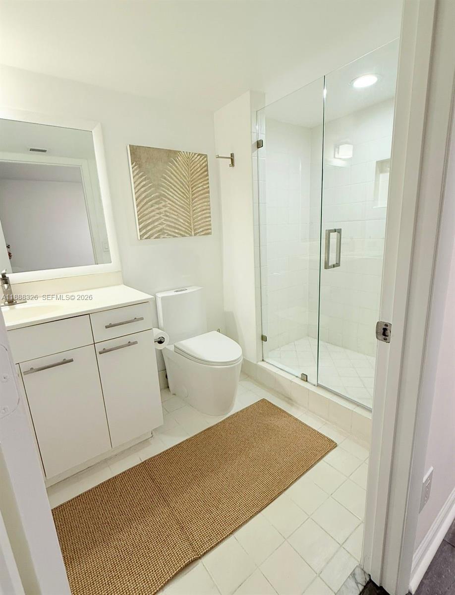 SOUTH TOWER AT THE POINT - Residential