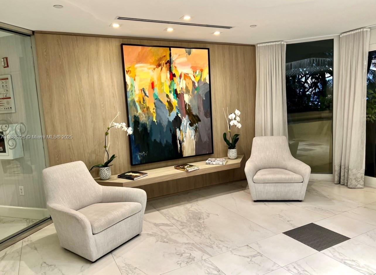 SOUTH TOWER AT THE POINT - Residential