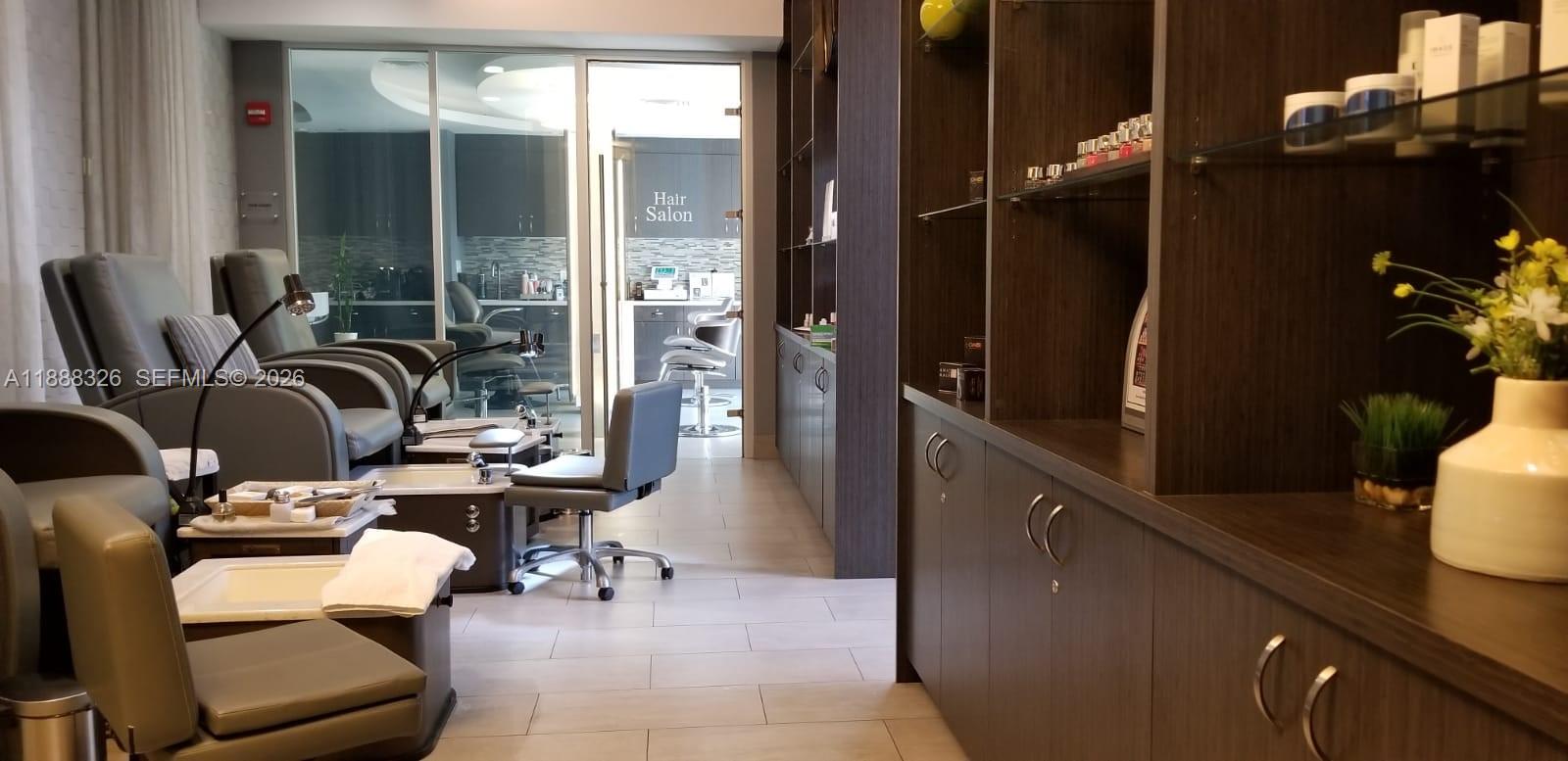 SOUTH TOWER AT THE POINT - Residential