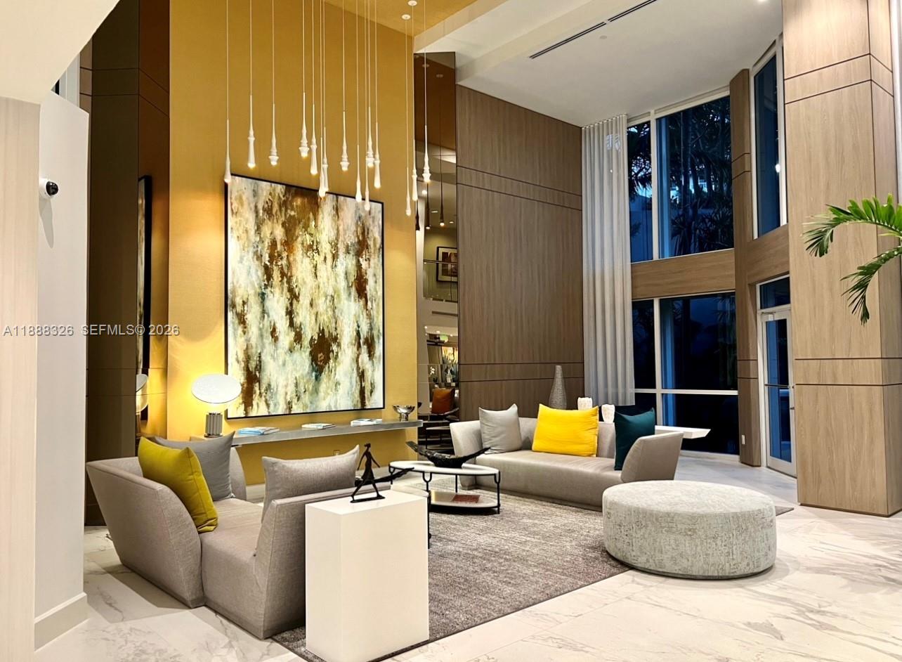 SOUTH TOWER AT THE POINT - Residential