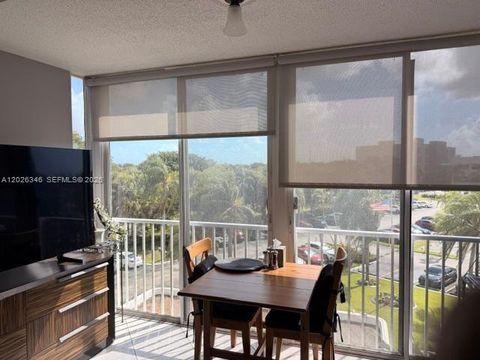 Tiny photo for 3850 Washington St #409, Hollywood, FL 33021 (MLS # A12026346)