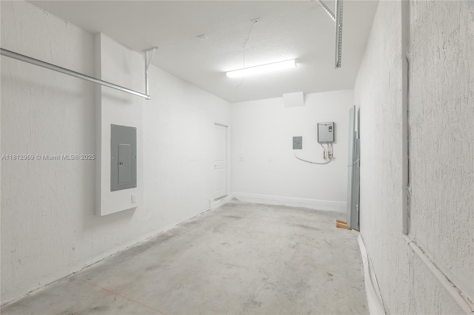 PINE ISLE PINE VISTA - Residential Lease