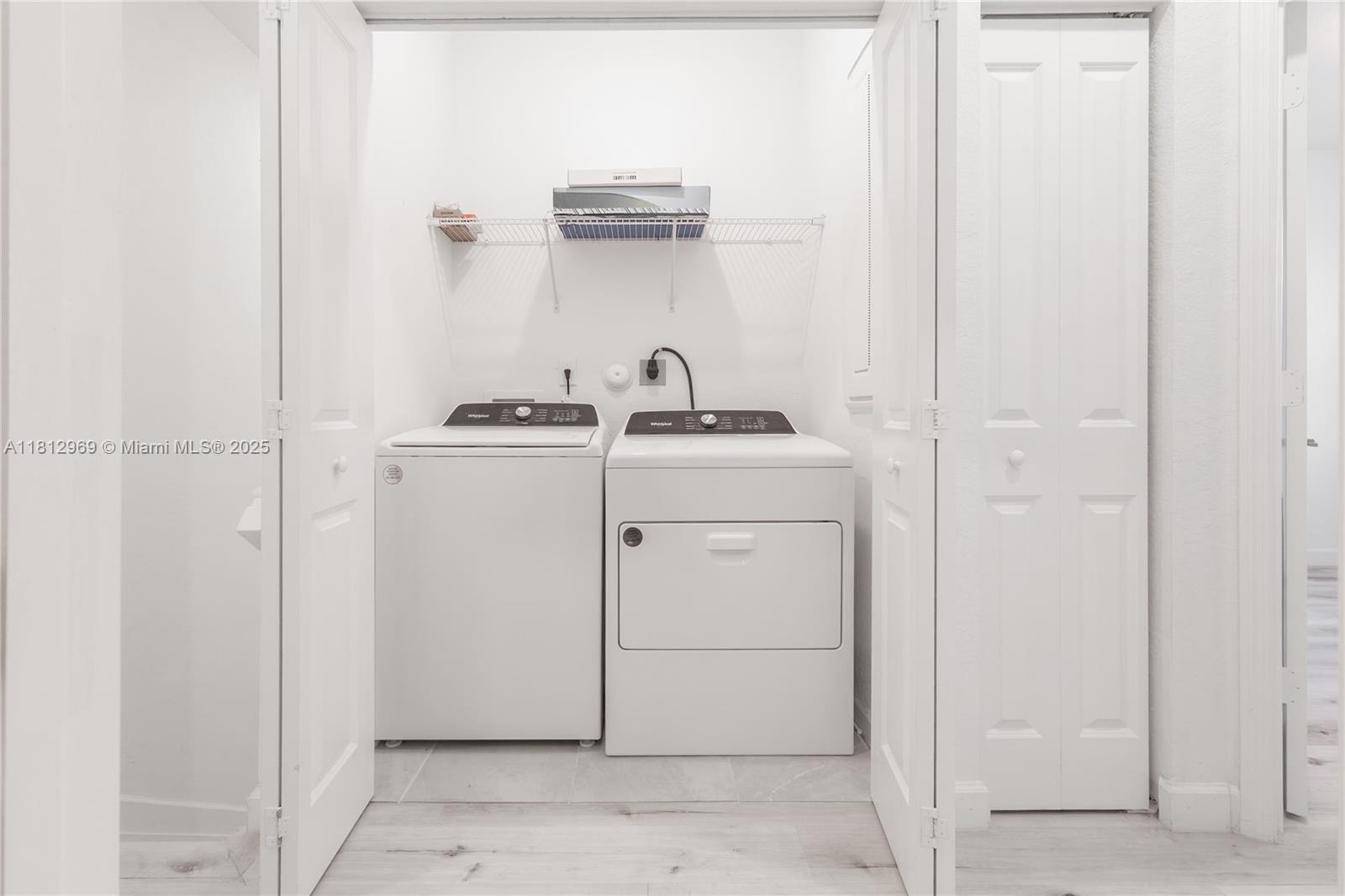 PINE ISLE PINE VISTA - Residential Lease