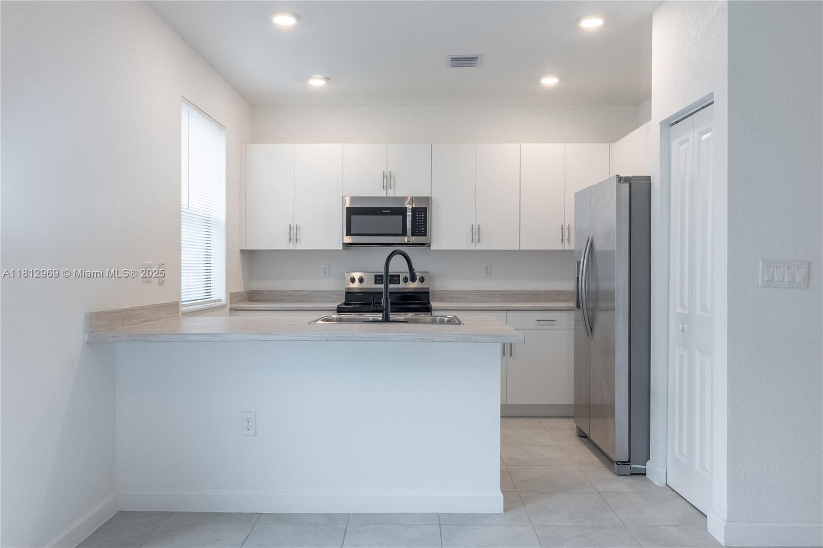 PINE ISLE PINE VISTA - Residential Lease