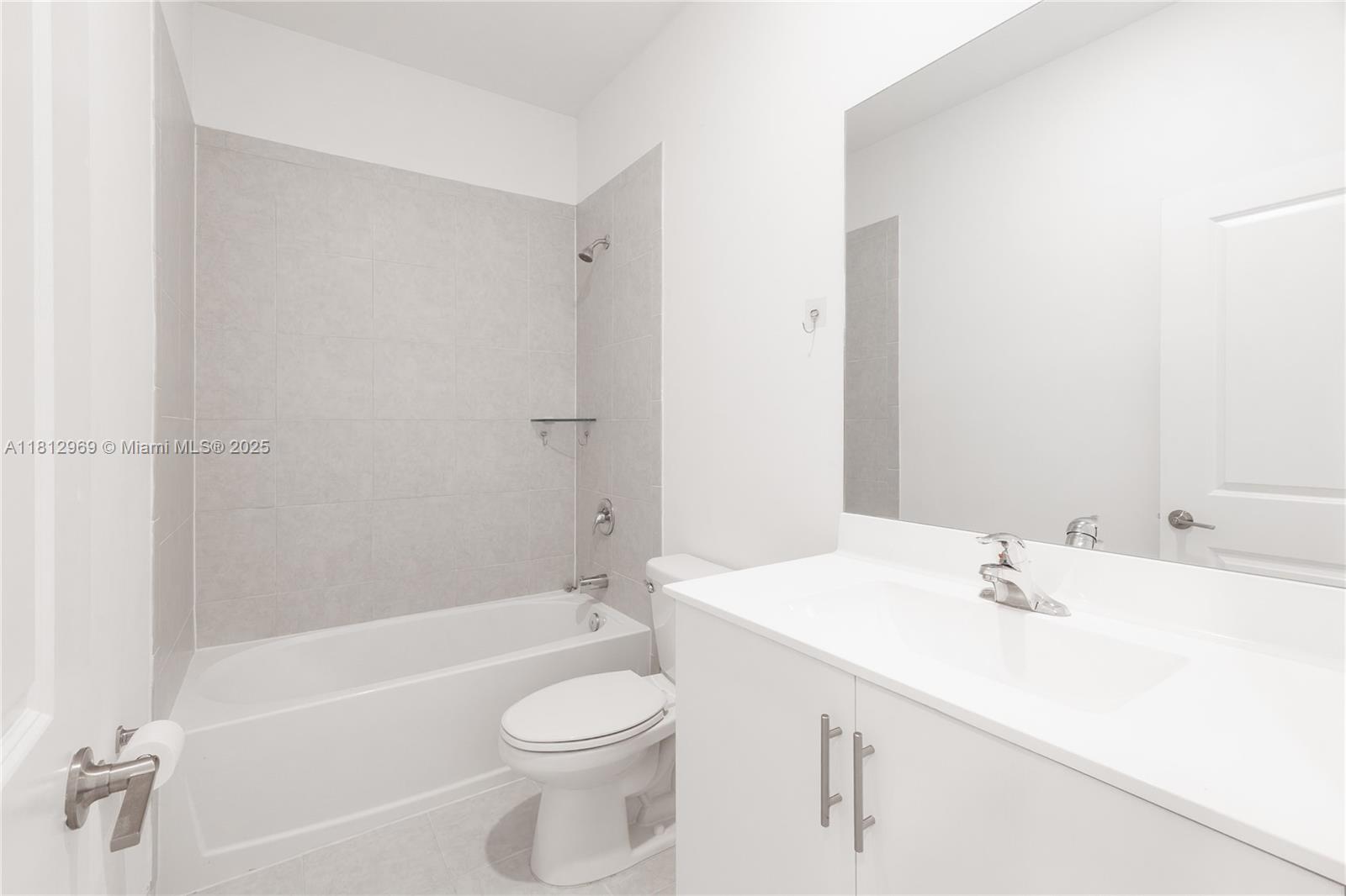 PINE ISLE PINE VISTA - Residential Lease