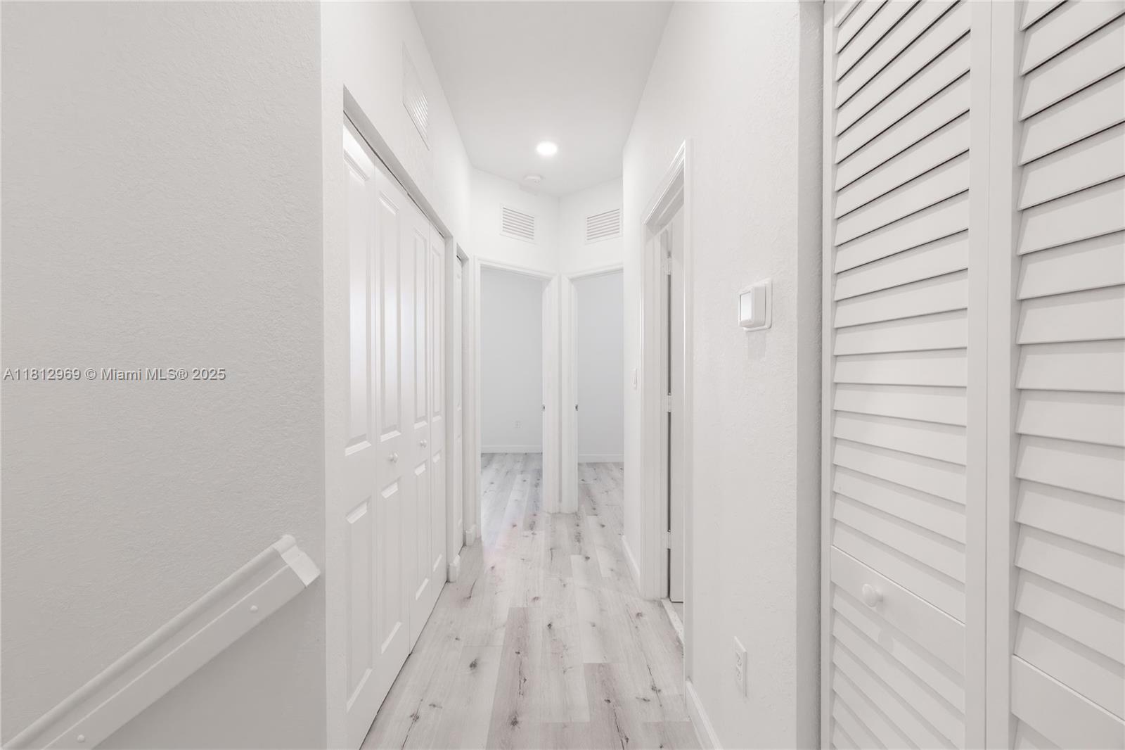 PINE ISLE PINE VISTA - Residential Lease