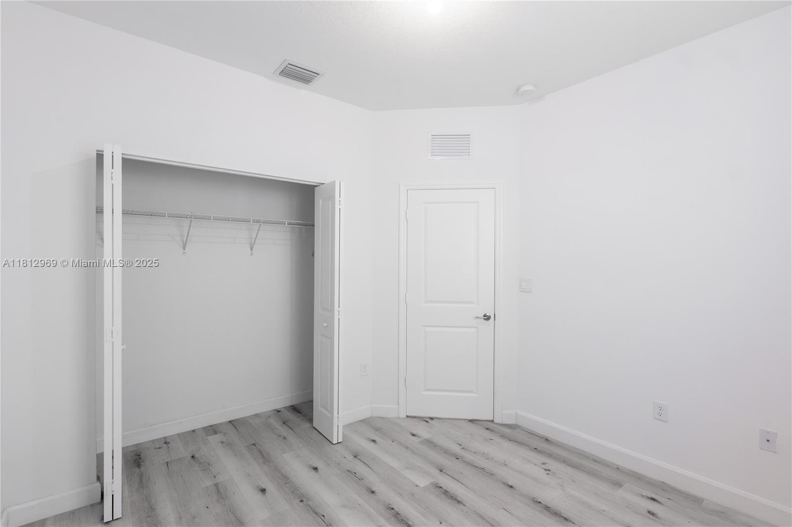 PINE ISLE PINE VISTA - Residential Lease