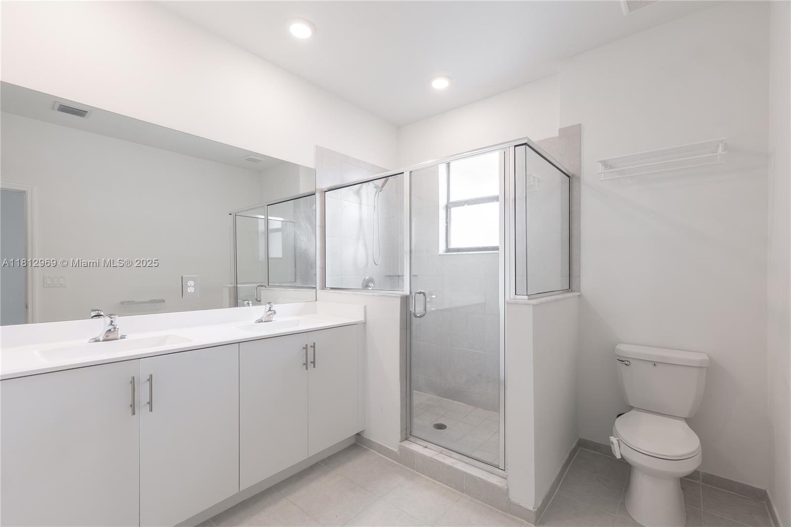 PINE ISLE PINE VISTA - Residential Lease