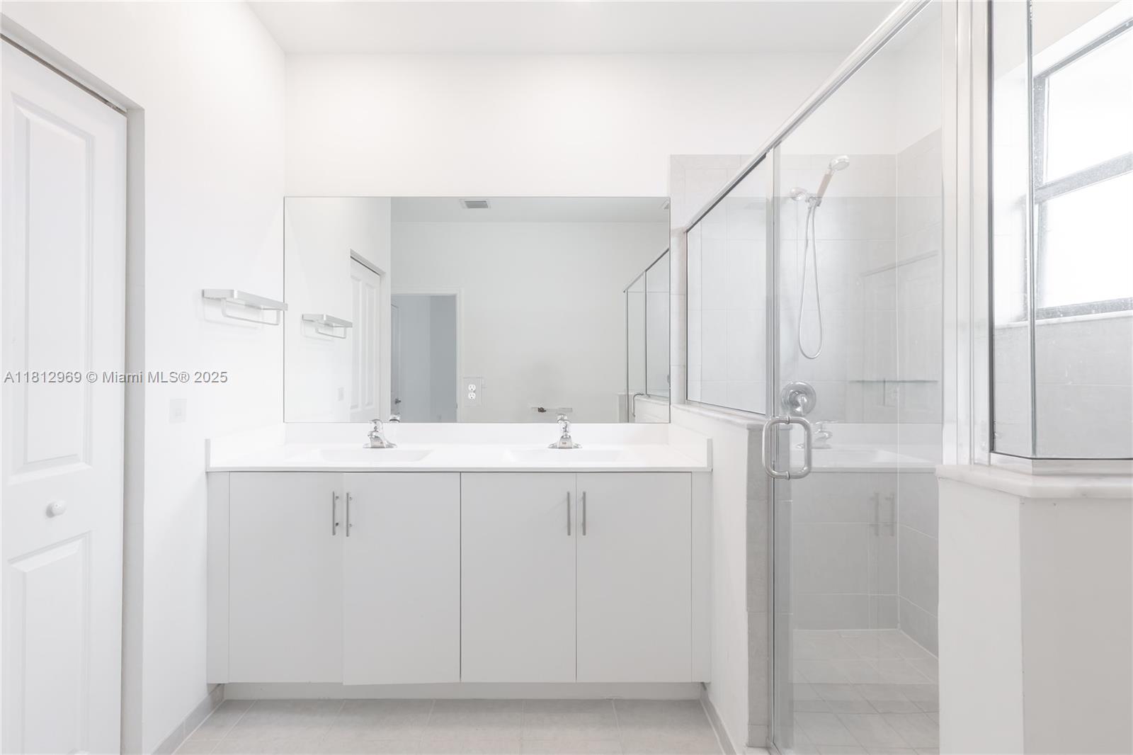 PINE ISLE PINE VISTA - Residential Lease