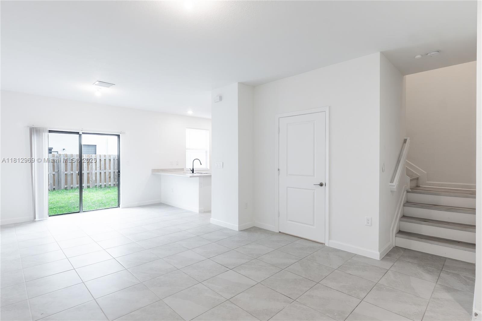 PINE ISLE PINE VISTA - Residential Lease