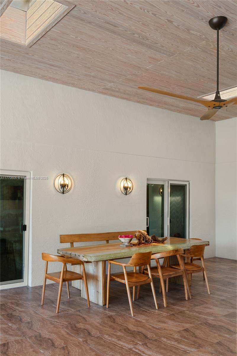 Rock Harbor Est - Residential